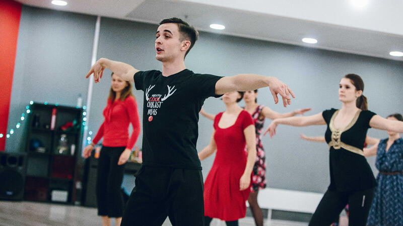 20221212-182344-0469-cool-dance-vanocni-prahaoptimized.jpg